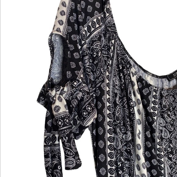 Brand New! Vibe Sportswear Black and White Vertical Striped Printed Dress Sz 2X - Picture 9 of 10